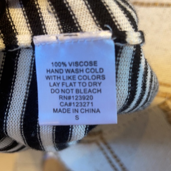 LA Made knit sweater tank size S - Picture 4 of 4